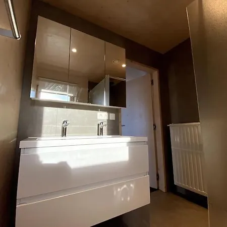 Gezellig Vakantieappartement + Terras Nabij De Zee Appartamento
