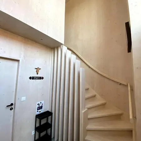 Gezellig Vakantieappartement + Terras Nabij De Zee Lejlighed